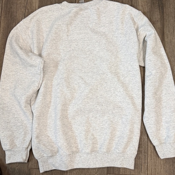 NWT Gildan Heathered Gray Sweatshirt with Colorful Merry Print - Picture 3 of 4